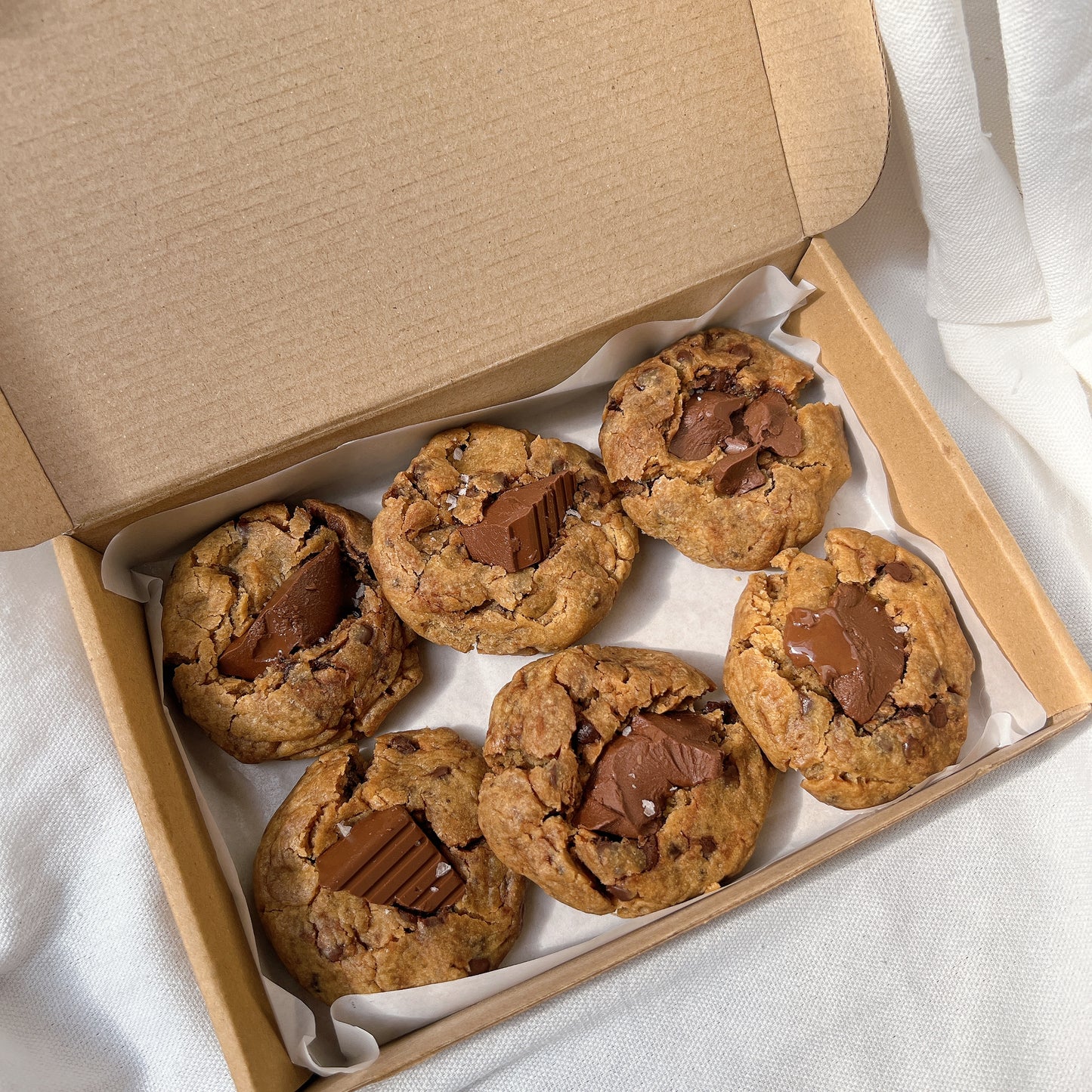 Half dozen chocolate chip cookies