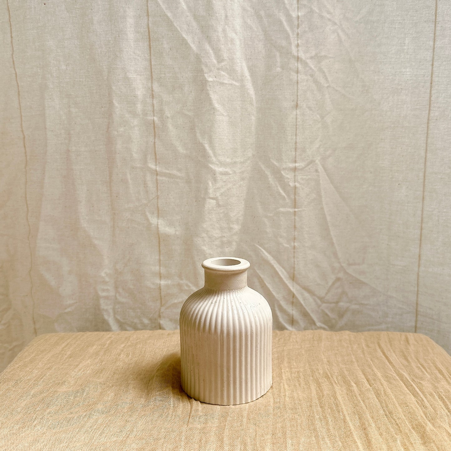 Ivory Ribbed Bud Vase Petite
