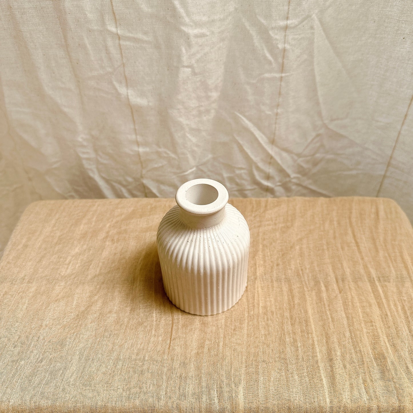 Ivory Ribbed Bud Vase Petite