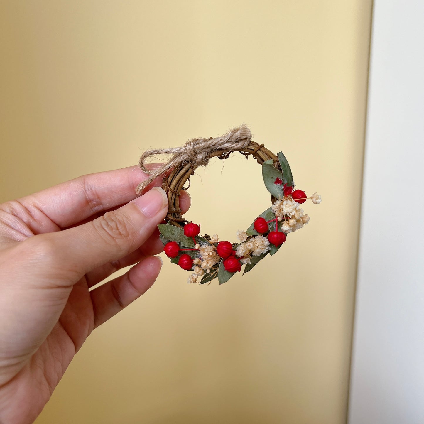 Belle Mini Wreath Ref Manget